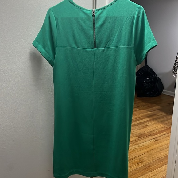 Green dress - Picture 2 of 2